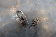 画像をギャラリービューアに読み込む, HERMES／エルメス ピコタンロックＭＭ トリヨンクレマンス サンギーヌ  □P刻印 ハンドバッグ 800020045
