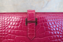 Load image into Gallery viewer, HERMES  Bearn Soufflet Crocodile Alligator Rose Sherazard □Q Engraving Wallet 400050183
