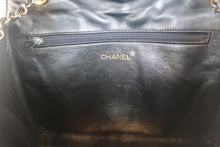 Load image into Gallery viewer, CHANEL Matelasse chain shoulder bag Lambskin Black/Gold hadware Shoulder bag 800030146
