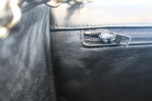 Load image into Gallery viewer, CHANEL Matelasse chain shoulder bag Lambskin Black/Gold hadware Shoulder bag 800030146
