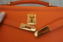 画像をギャラリービューアに読み込む, HERMES／エルメス ケリー28 ヴォーエプソン オレンジ □J刻印 ショルダーバッグ 800020027
