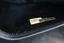 Load image into Gallery viewer, CHANEL Matelasse chain shoulder bag Lambskin Black/Gold hadware Shoulder bag 800030146
