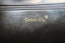 Load image into Gallery viewer, CHANEL Matelasse chain shoulder bag Lambskin Black/Gold hadware Shoulder bag 800030146
