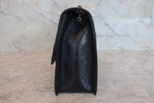 画像をギャラリービューアに読み込む, CHANEL/シャネル 台形チェーンショルダーバッグ ラムスキン ブラック/ゴールド金具 ショルダーバッグ 800030162
