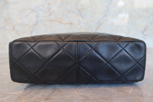 CHANEL Medium Matelasse shoulder bag Lambskin Black/Gold hadware Shoulder bag 700100112