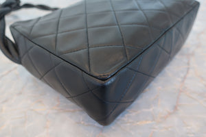 CHANEL Medium Matelasse shoulder bag Lambskin Black/Gold hadware Shoulder bag 700100112