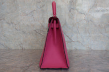 Load image into Gallery viewer, HERMES KELLY 28 Chevre myzore goatskim Fuschia pink □J Engraving Shoulder bag 800040161
