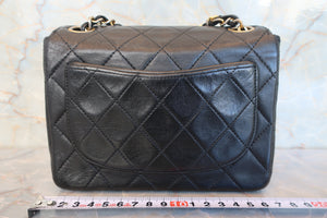 CHANEL Mini matelasse chain shoulder bag Lambskin Black/White/Gold hadware Shoulder bag 700100077