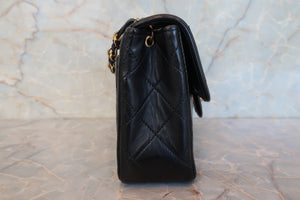 CHANEL Mini matelasse chain shoulder bag Lambskin Black/White/Gold hadware Shoulder bag 700100077