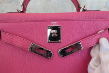 Load image into Gallery viewer, HERMES KELLY 28 Chevre myzore goatskim Fuschia pink □J Engraving Shoulder bag 800040161
