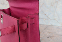 Load image into Gallery viewer, HERMES KELLY 28 Chevre myzore goatskim Fuschia pink □J Engraving Shoulder bag 800040161
