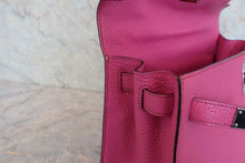 Load image into Gallery viewer, HERMES KELLY 28 Chevre myzore goatskim Fuschia pink □J Engraving Shoulder bag 800040161
