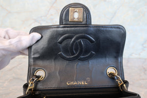 CHANEL Mini matelasse chain shoulder bag Lambskin Black/White/Gold hadware Shoulder bag 700100077
