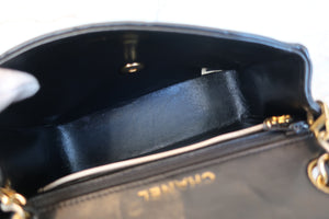 CHANEL Mini matelasse chain shoulder bag Lambskin Black/White/Gold hadware Shoulder bag 700100077