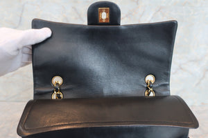 CHANEL Matelasse double flap double chain shoulder bag Lambskin Black/Gold hadware Shoulder bag 600050111