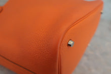 將圖片載入圖庫檢視器 HERMES／エルメス ピコタンＭＭ トリヨンクレマンス オレンジ ハンドバッグ 800060141
