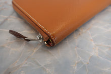 画像をギャラリービューアに読み込む, HERMES／エルメス アザップロング シルクイン ヴォーエプソン/シルク コニャック X刻印 財布 700050128
