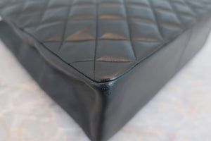 CHANEL Matelasse chain shoulder bag Lambskin Black/Gold hadware Shoulder bag 600050186