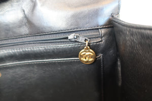 CHANEL Medium Matelasse single flap chain shoulder bag Lambskin Black/Gold hadware Shoulder bag 700100101