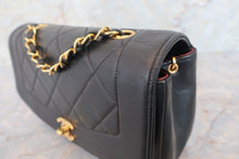 Load image into Gallery viewer, CHANEL Diana matelasse chain shoulder bag Lambskin Black/Gold hadware Shoulder bag 600080046
