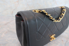 Load image into Gallery viewer, CHANEL Diana matelasse chain shoulder bag Lambskin Black/Gold hadware Shoulder bag 600080046
