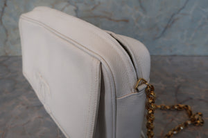 CHANEL CC mark chain shoulder bag Caviar skin White/Gold hadware Shoulder bag 700100121