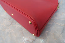 Load image into Gallery viewer, HERMES／BOLIDE 27 Graine Couchevel leather Rouge vif 〇W Engraving Shoulder bag 800040188
