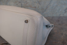 Load image into Gallery viewer, HERMES BIRKIN 35 Clemence leather White □F Engraving Hand bag 700110150
