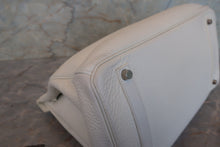 Load image into Gallery viewer, HERMES BIRKIN 35 Clemence leather White □F Engraving Hand bag 700110150
