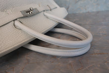 Load image into Gallery viewer, HERMES BIRKIN 35 Clemence leather White □F Engraving Hand bag 700110150
