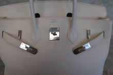 Load image into Gallery viewer, HERMES BIRKIN 35 Clemence leather White □F Engraving Hand bag 700110150

