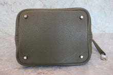 将图片加载到图库查看器，HERMES PICOTIN LOCK MM Clemence leather Vert olive □O刻印 Hand bag 800090143

