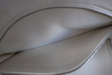 Load image into Gallery viewer, HERMES BIRKIN 35 Clemence leather White □F Engraving Hand bag 700110150
