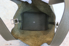 将图片加载到图库查看器，HERMES PICOTIN LOCK MM Clemence leather Vert olive □O刻印 Hand bag 800090143
