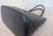 Load image into Gallery viewer, CHANEL Medallion Tote Caviar skin Black/Gold hadware Tote bag 700110134
