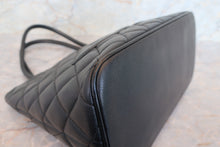 Load image into Gallery viewer, CHANEL Medallion Tote Caviar skin Black/Gold hadware Tote bag 700110134
