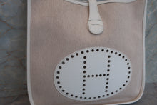 將圖片載入圖庫檢視器 HERMES／エルメス エブリン1GM トワルアッシュ/トリヨンクレマンス ベージュ/ホワイト □H刻印 ショルダーバッグ 700050081
