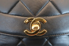 Load image into Gallery viewer, CHANEL Diana matelasse chain shoulder bag Lambskin Black/Gold hadware Shoulder bag 600080055
