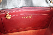 Load image into Gallery viewer, CHANEL Diana matelasse chain shoulder bag Lambskin Black/Gold hadware Shoulder bag 600080055
