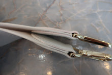 將圖片載入圖庫檢視器 HERMES／エルメス エブリン1GM トワルアッシュ/トリヨンクレマンス ベージュ/ホワイト □H刻印 ショルダーバッグ 700050081
