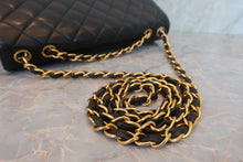 将图片加载到图库查看器，CHANEL/香奈儿 中号CF 单盖包 链条包 羊皮 Black/Gold hadware(黑色/金色金属) 肩背包 600080047
