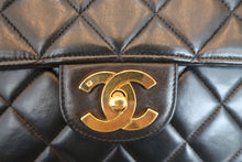 Load image into Gallery viewer, CHANEL Medium Matelasse single flap chain shoulder bag Lambskin Black/Gold hadware Shoulder bag 600080047
