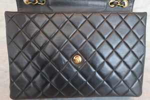 CHANEL Medium Matelasse single flap chain shoulder bag Lambskin Black/Gold hadware Shoulder bag 600080047