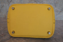 画像をギャラリービューアに読み込む, HERMES／エルメス ピコタンロックＰＭ トリヨンクレマンス ジョーヌナプル Y刻印 ハンドバッグ 700120128
