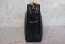 将图片加载到图库查看器，CHANEL/香奈儿 coco小姐 流苏 链条包 羊皮 Black/Gold hadware(黑色/金色金属) 肩背包 700110148
