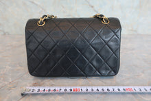 Load image into Gallery viewer, CHANEL Mini Full Flap chain shoulder bag Lambskin Black/Gold hadware Shoulder bag 800050010
