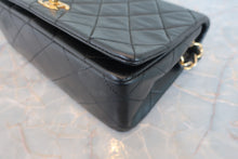 Load image into Gallery viewer, CHANEL Mini Full Flap chain shoulder bag Lambskin Black/Gold hadware Shoulder bag 800050010
