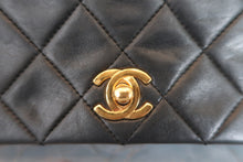 Load image into Gallery viewer, CHANEL Mini Full Flap chain shoulder bag Lambskin Black/Gold hadware Shoulder bag 800050010
