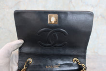 Load image into Gallery viewer, CHANEL Mini Full Flap chain shoulder bag Lambskin Black/Gold hadware Shoulder bag 800050010
