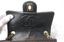 将图片加载到图库查看器，CHANEL/香奈儿 迷你CF 单盖 链条包 羊皮 Black/Gold hadware(黑色/金色金属) 肩背包 700100175
